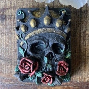 Skull & Roses Bar